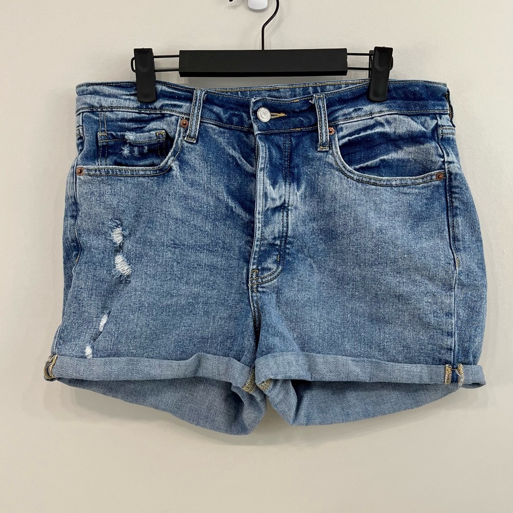 Old Navy OG Alma Clean 3” Medium Jean Shorts